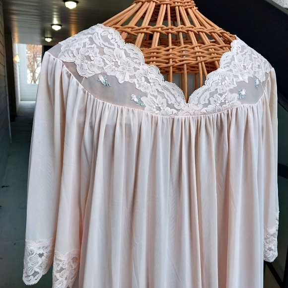 Palest of Pink Vintage Nightgown - Picture 2 of 8